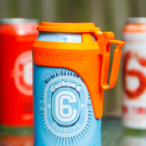 C6 Klever Cap on a blue beer can, designed to keep out debris while sipping. Ideal for beer lovers.